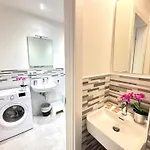 Melandra'S Home * لا سبيتسْيا
