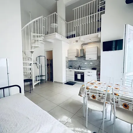 Melandra'S Home * 라스페치아
