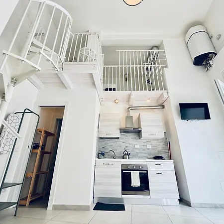 8 Lofts - - 1 Λα Σπέτσια