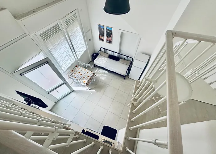 Διαμέρισμα 8 Lofts - - 1