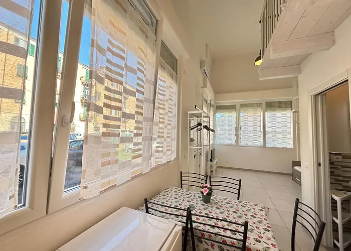 8 Lofts - - 1 Λα Σπέτσια