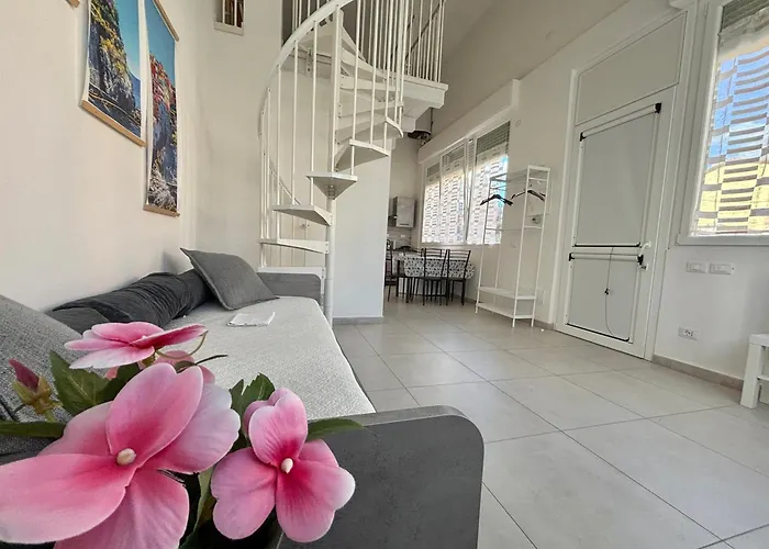 8 Lofts - - 1 * Λα Σπέτσια