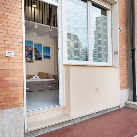 8 Lofts - - 1 Apartment