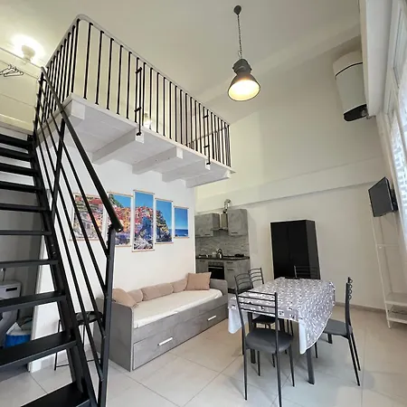 8 Lofts - - 1 Appartamento *