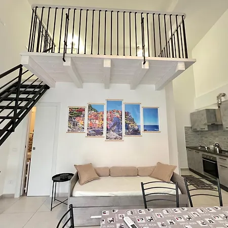 8 Lofts - - 1 Apartamento La Spezia