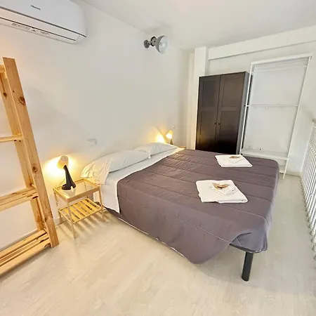 8 Lofts - - 1 Appartement *