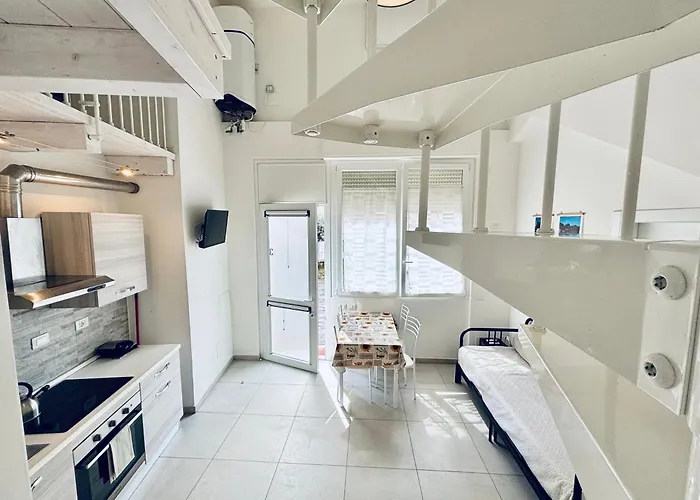 דירה 8 Lofts - - 1 *