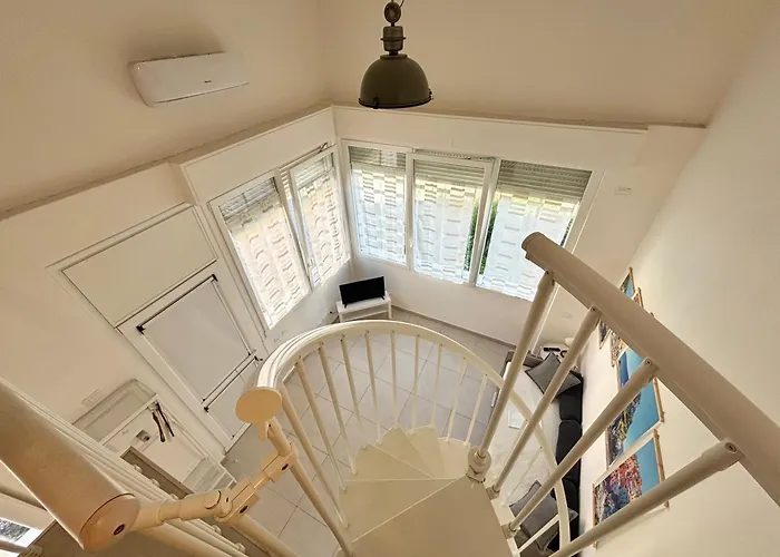 8 Lofts - - 1 דירה לה ספציה